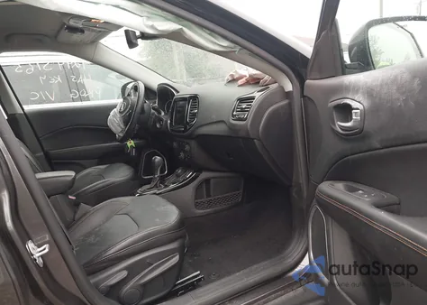 2020 Jeep Compass Limited 4X4 из США, поврежденный, VIN 3C4NJDCB1LT131792